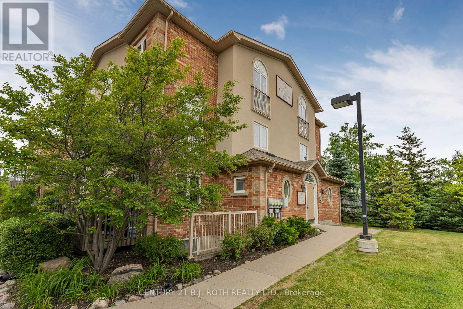7 13 Cheltenham Rd, Barrie, ON L4M 0E7