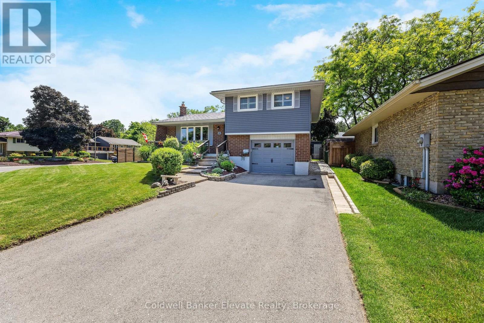 10 Gilston Pkwy, Brant, ON N3L 3K6