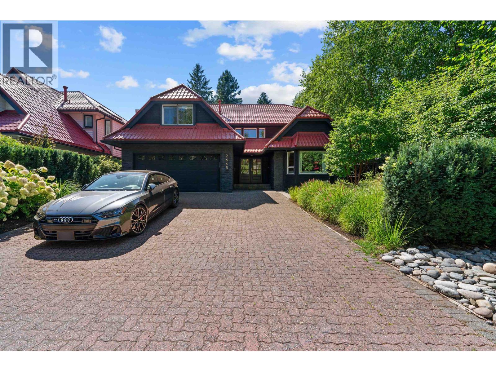 2645 Edgemont Blvd, North Vancouver, BC V7R 2N1