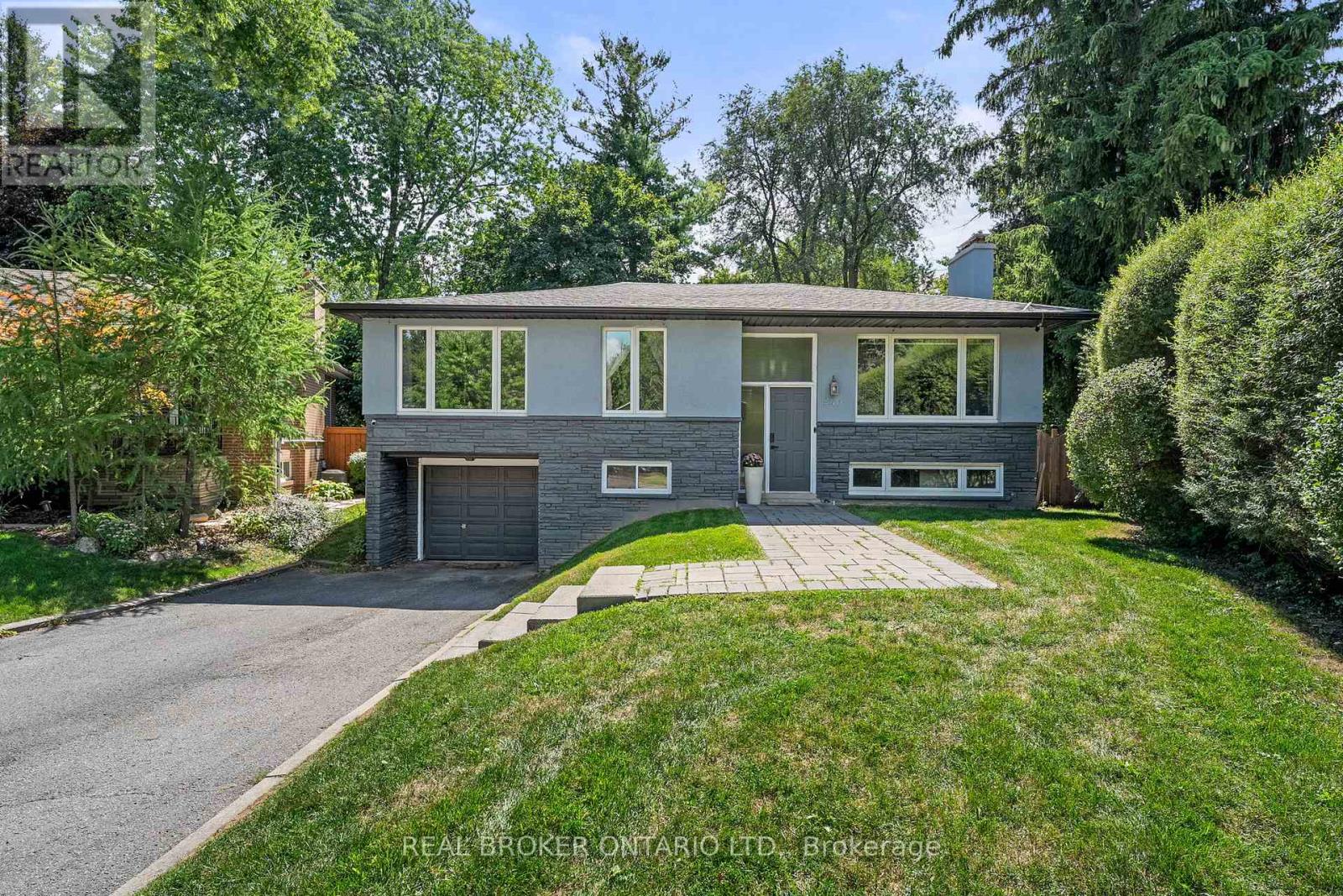 240 Rosemar Gdns, Richmond Hill, ON L4C 3Z9
