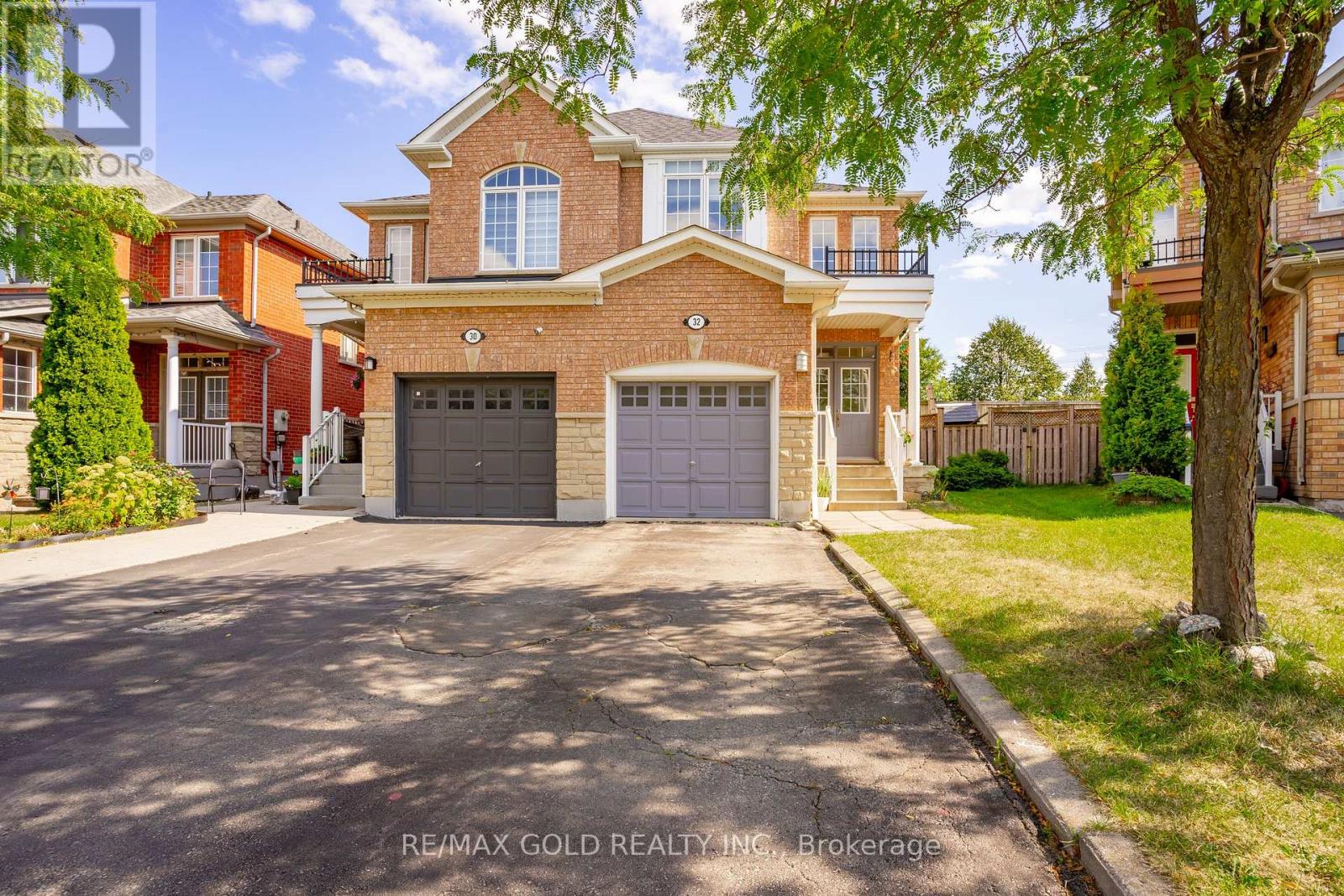 32 Rubysilver Dr, Brampton, ON L6P 1P9