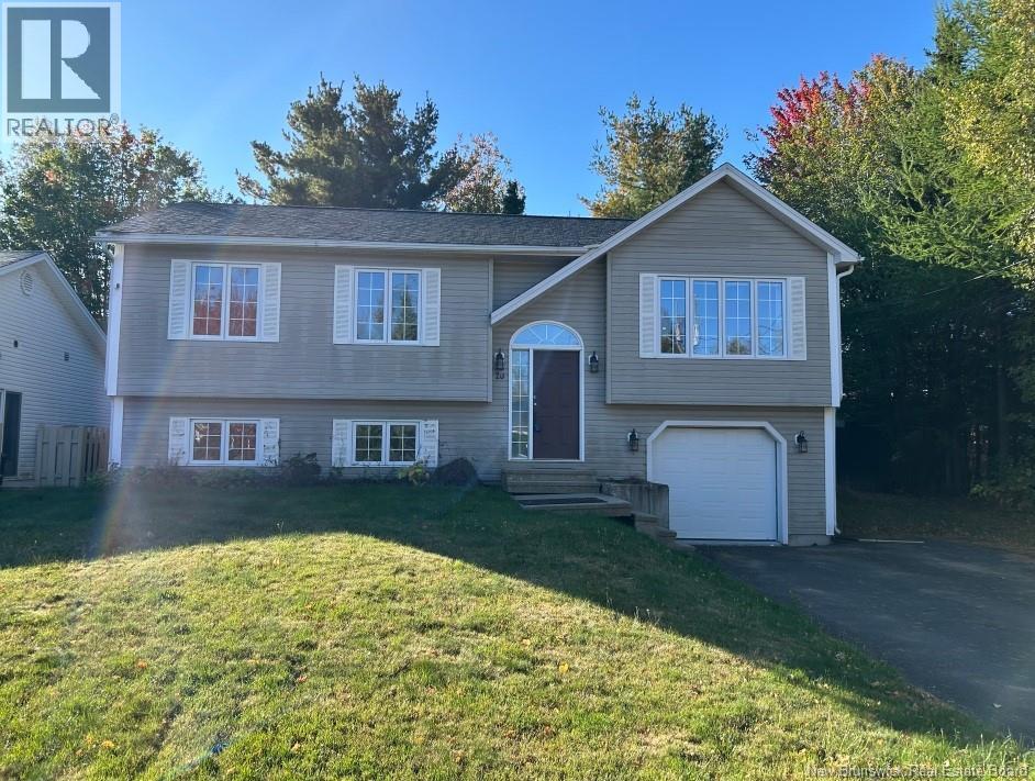 28 Francelle Cres, Dieppe, NB E1A 7V3