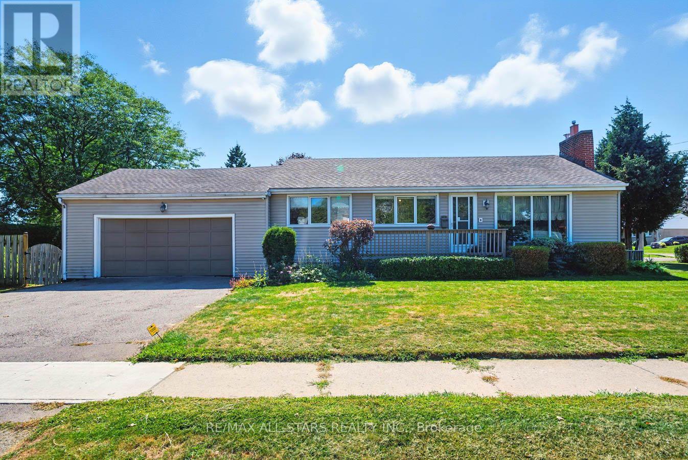 109 Sherwood Ave, Oshawa, ON L1G 3L7