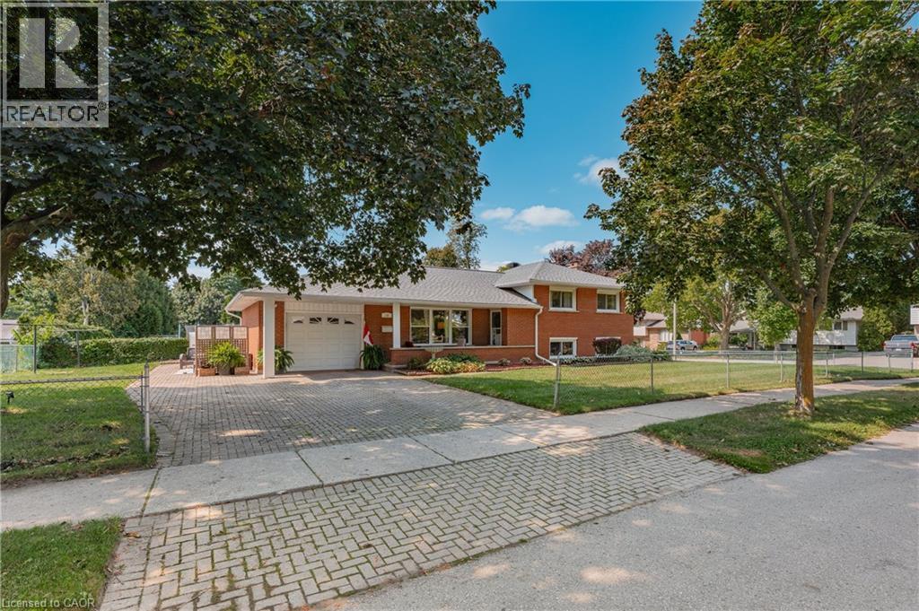 10 Inlet Ave, Kitchener, ON N2B 2L8