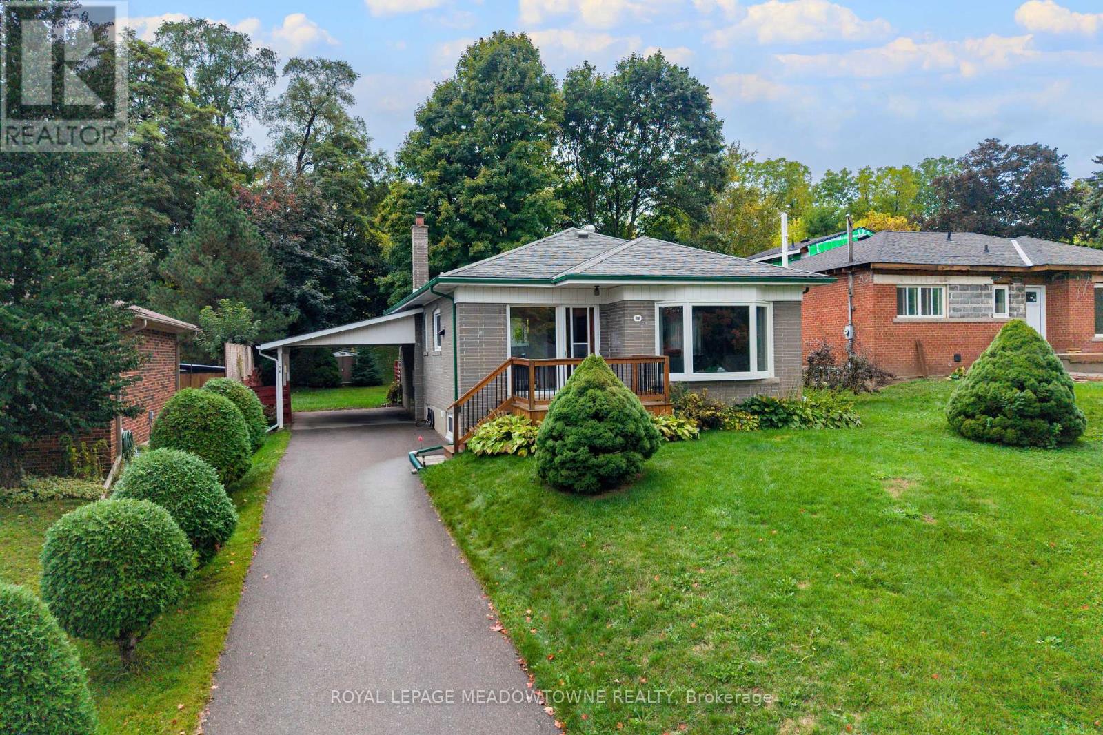 36 Hewson Cres, Halton Hills, ON L7G 2N9