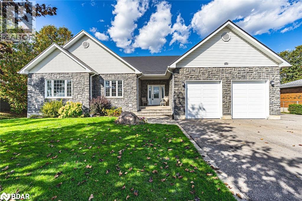 222 Glenn Ave, Innisfil, ON L9S 1C4