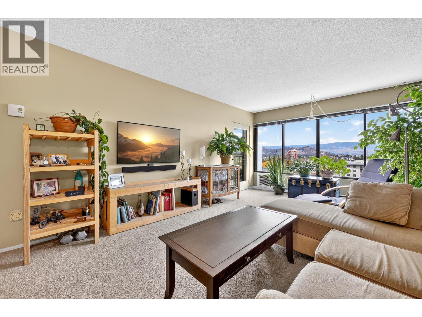 737 Leon Avenue Unit 1006, Kelowna, BC V1Y 8L6