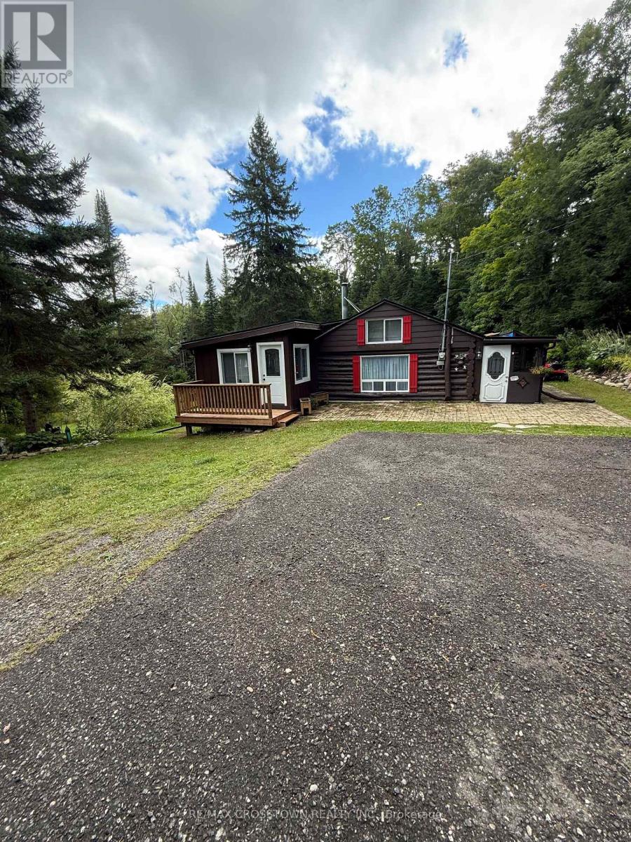 1161 Uffington Rd, Bracebridge, ON P1L 1X1