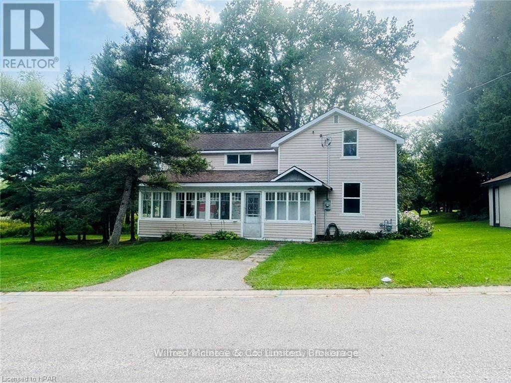 476 Hamilton St, Huron-Kinloss, ON N0G 2H0