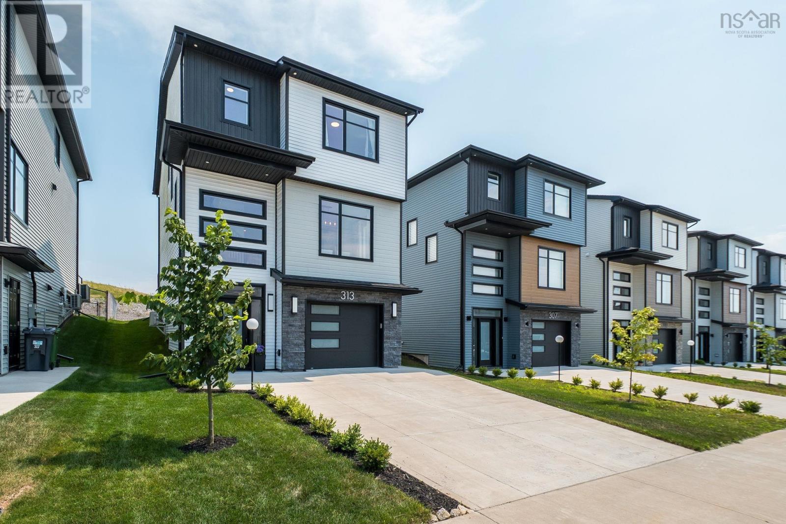 313 Marketway Ln, Timberlea, NS B3T 1L5