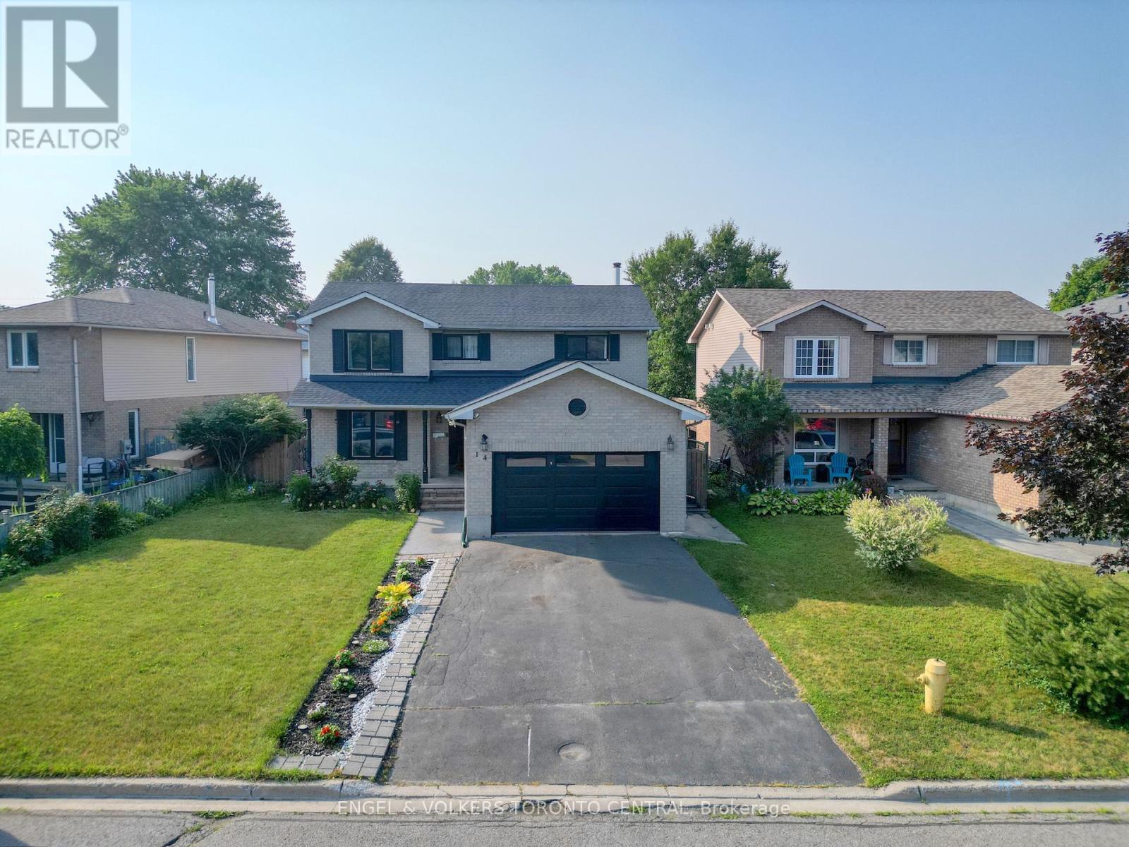 14 Soper Creek Dr, Clarington, ON L1C 4G2