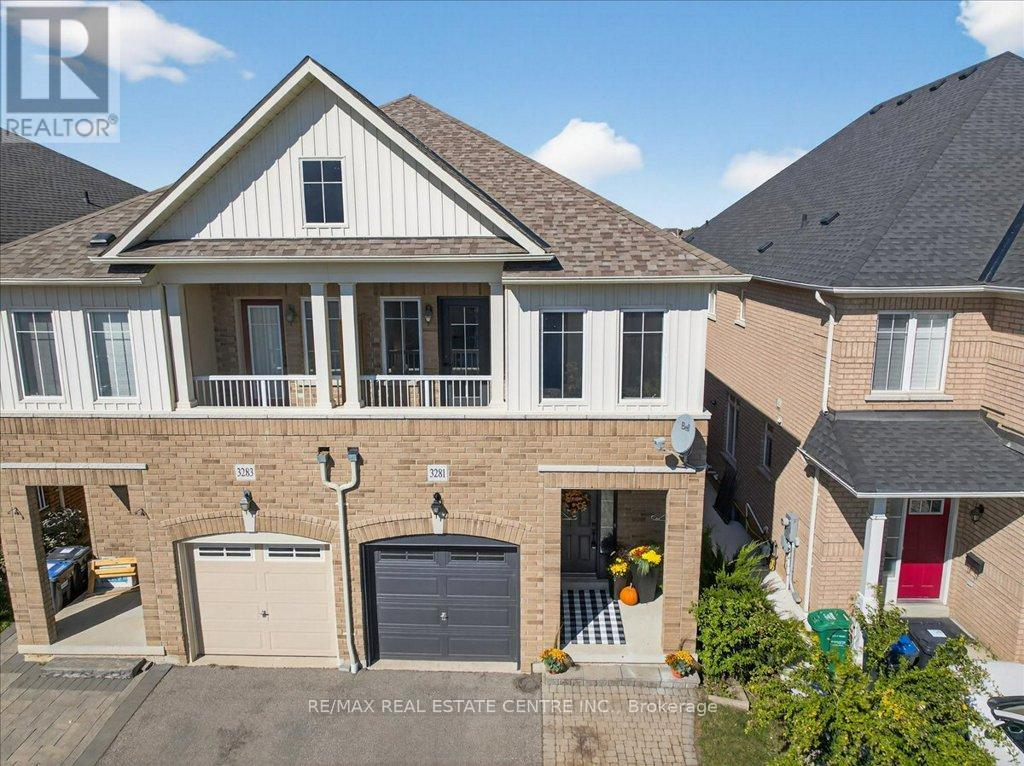 3281 Sunlight St, Mississauga, ON L5M 0G7