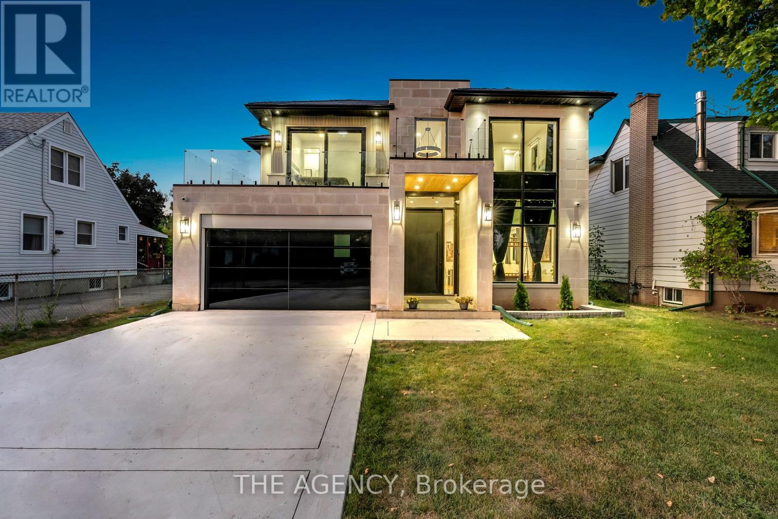 9 Earl St, Mississauga, ON L5M 1N6