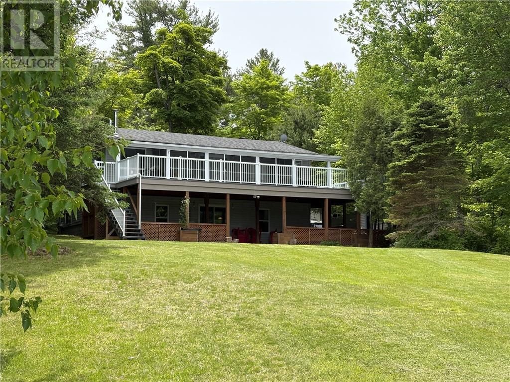 314 Perry Ave, Killarney, ON P0M 2A0