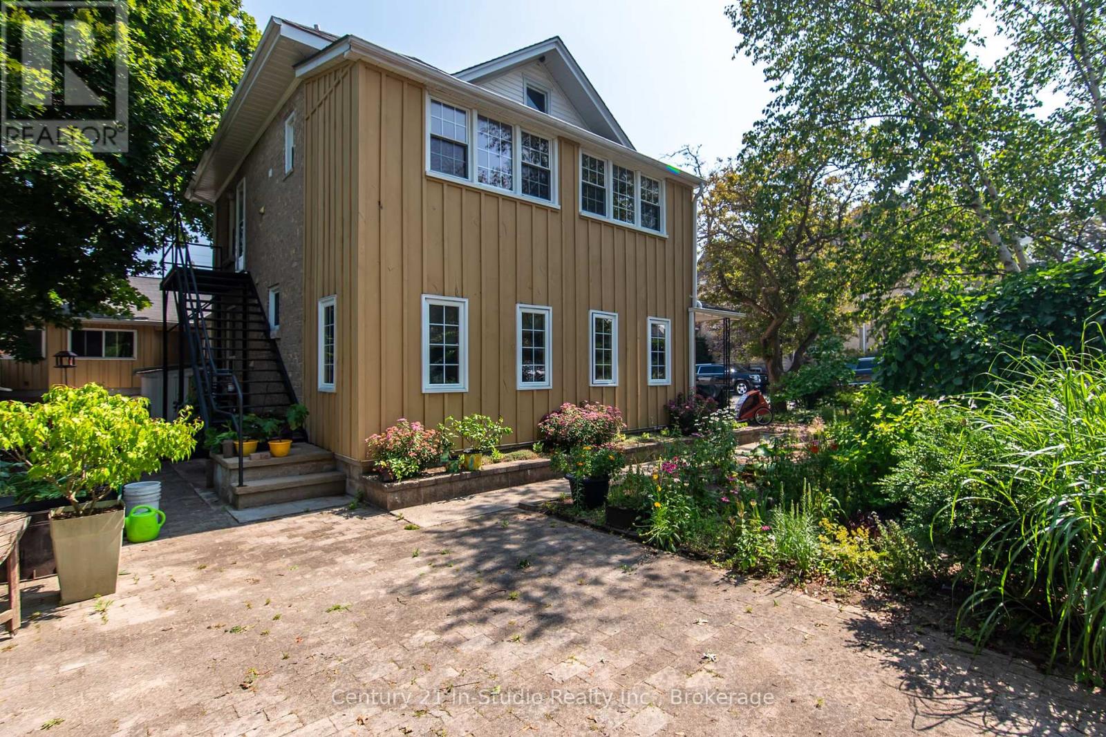 228 Palmerston St, Saugeen Shores, ON N0H 2L0