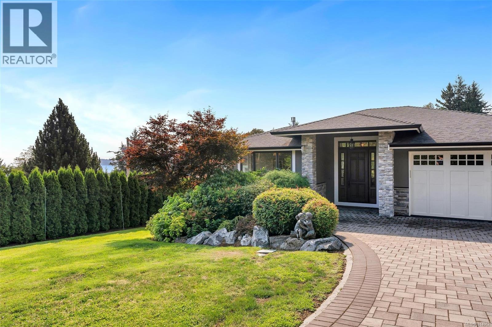 5058 Catalina Ter, Saanich, BC V8Y 2A5