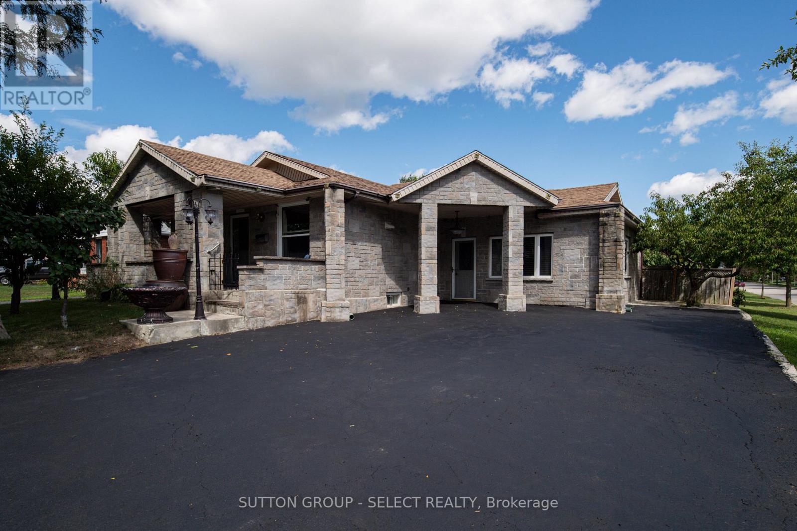 1192 Jalna Blvd, London, ON N6E 2A9
