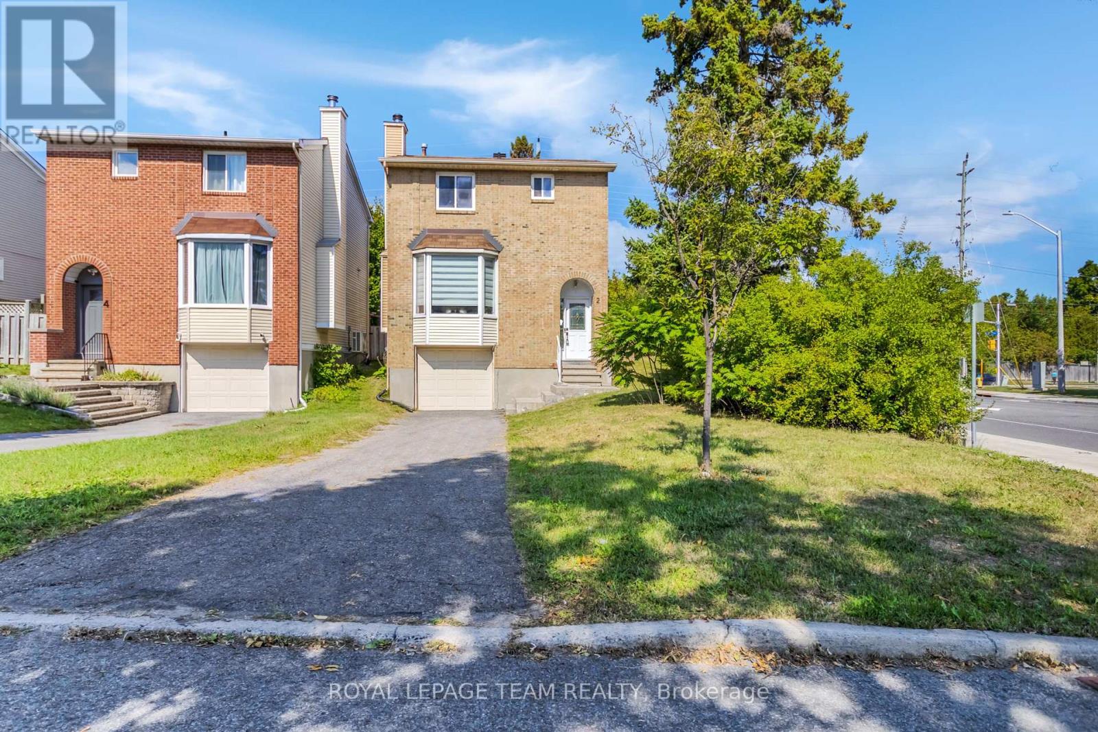 2 Brookhaven Ct, Ottawa, ON K2H 9E3