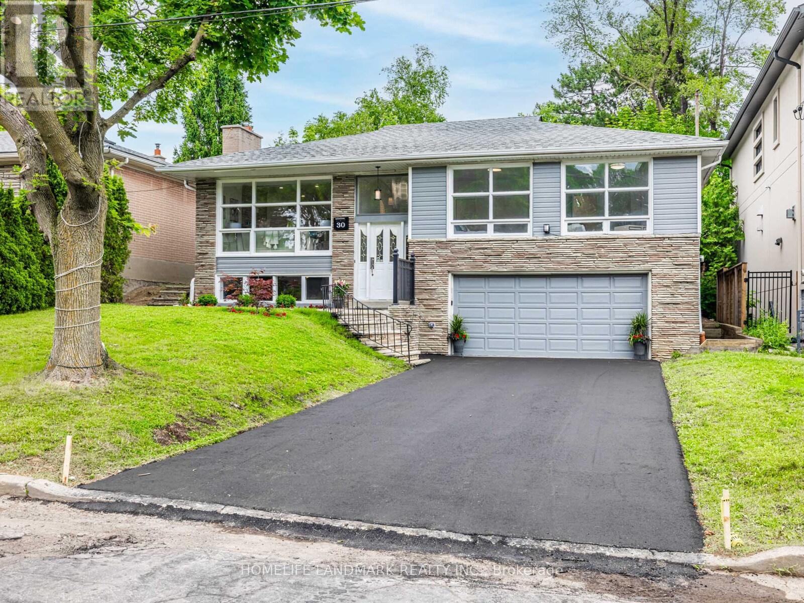 30 Burleigh Heights Dr, Toronto, ON M2K 1Y8