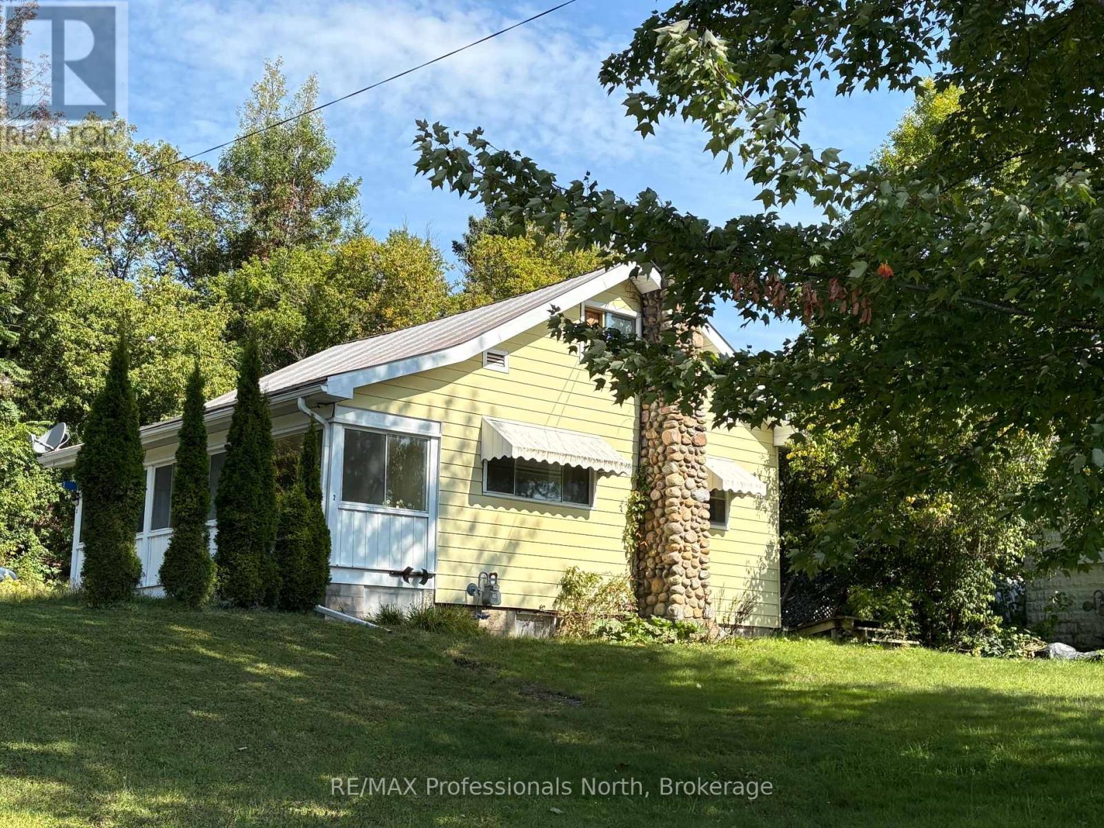 2 S Fetterly St, Huntsville, ON P1H 1K7