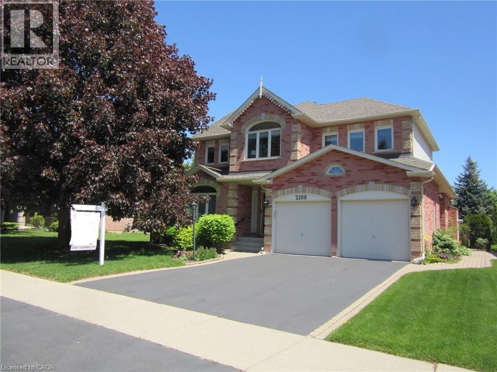 2109 Berwick Dr, Burlington, ON L7M 4B3