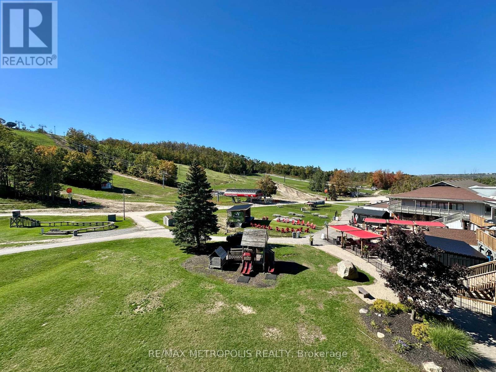 301 80 Horseshoe Blvd, Oro-Medonte, ON L4M 4Y8