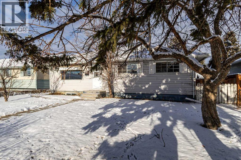 4612 Fortune Rd SE, Calgary, AB T2A 2A8