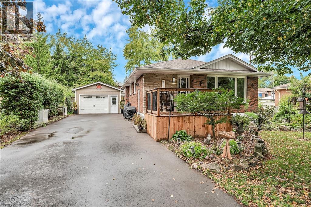 223 Berwick St, Caledonia, ON N3W 1G1