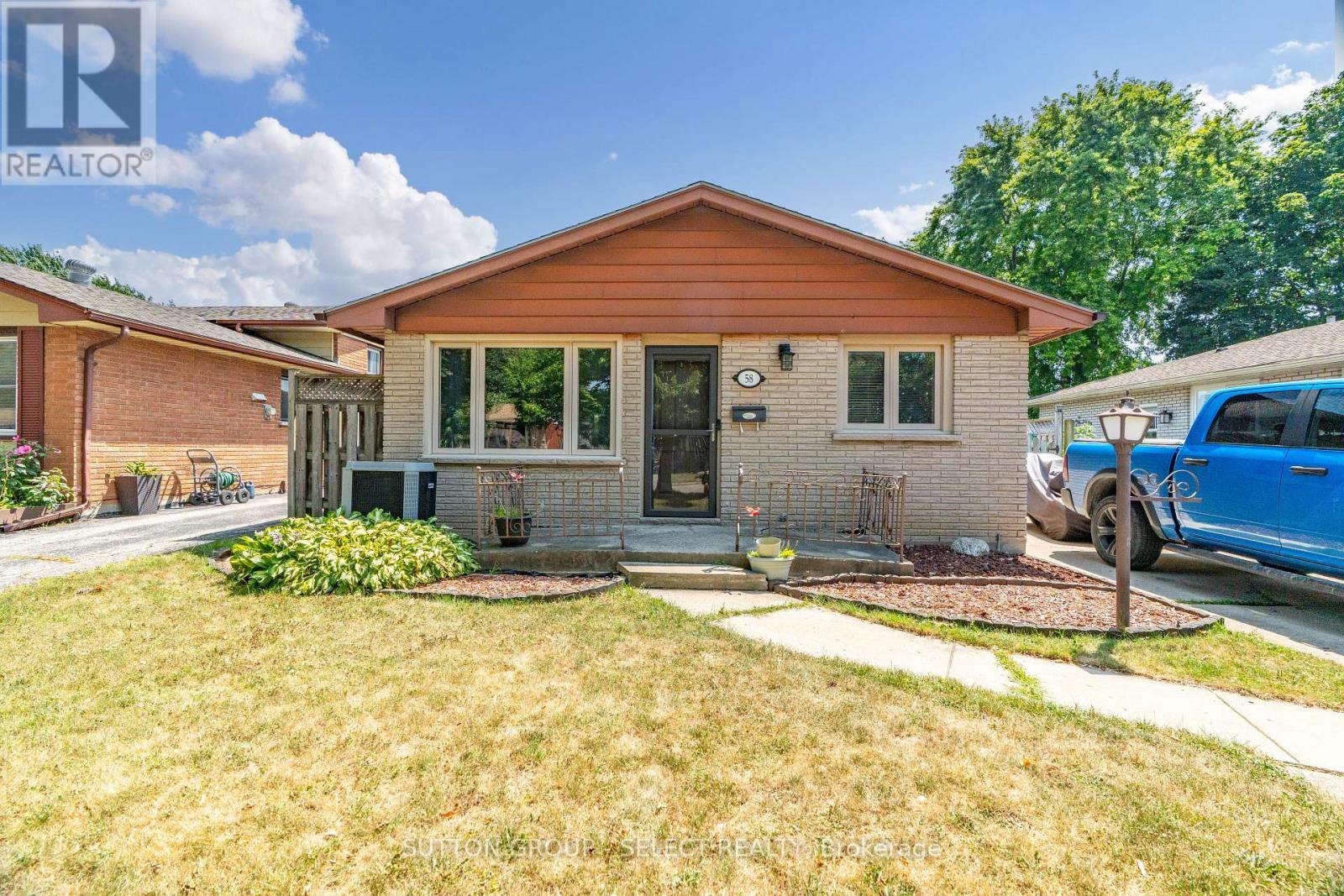 58 Villeneuve Cres, London, ON N5V 1M8