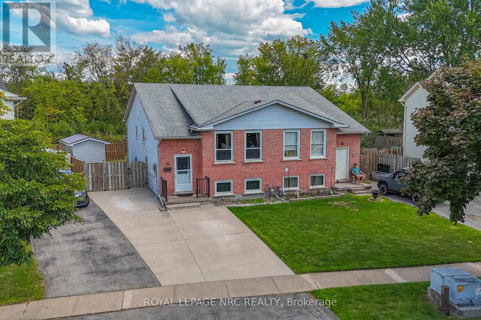 31 Station St, Welland, ON L3C 5K8