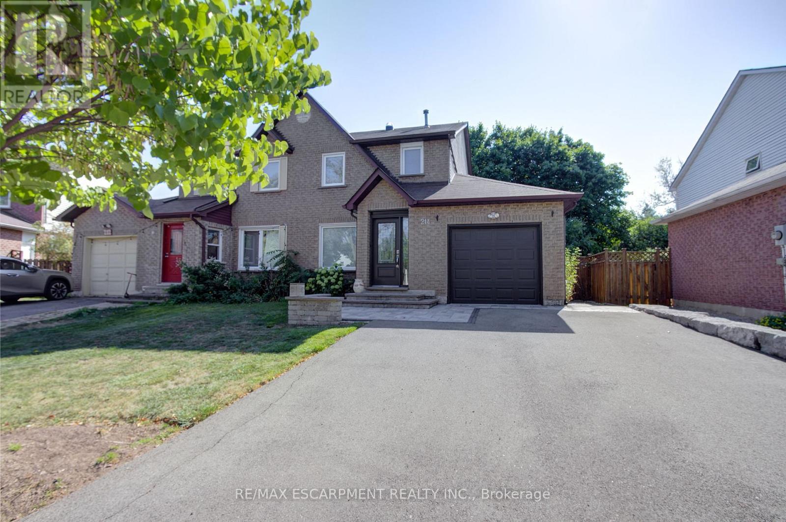 214 Ross Ln, Oakville, ON L6H 5K5