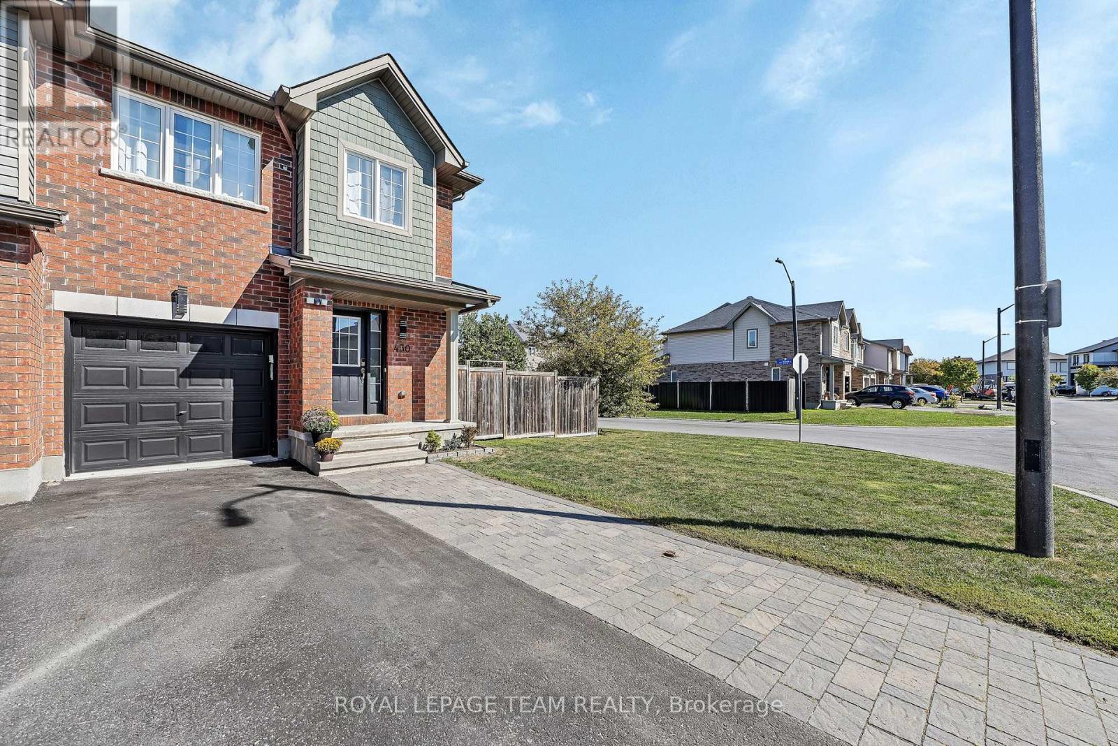 430 Haresfield Ct, Ottawa, ON K4M 0B6