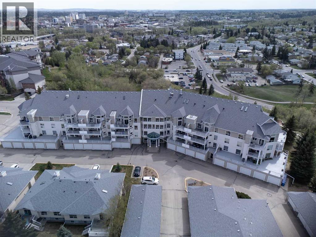 6118 53 Avenue Unit 111, Red Deer, AB T4N 6P7