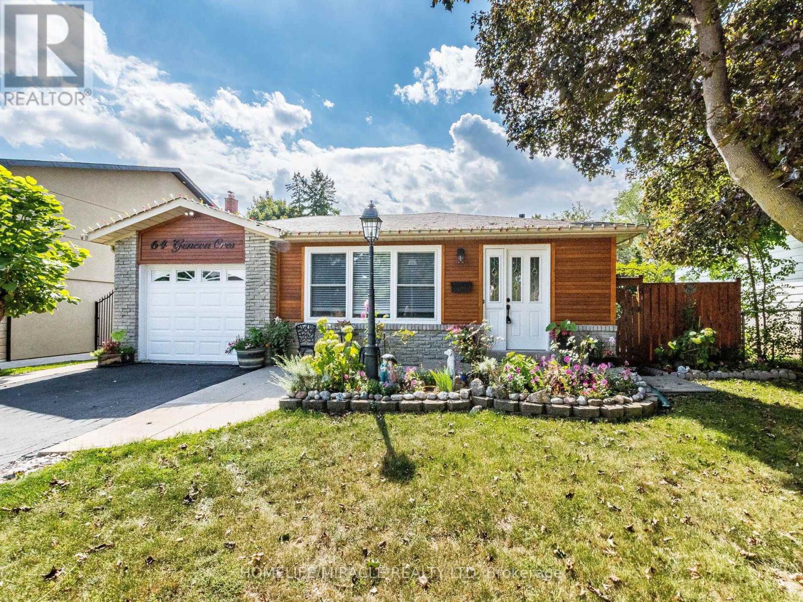 64 Geneva Cres, Brampton, ON L6S 1K9