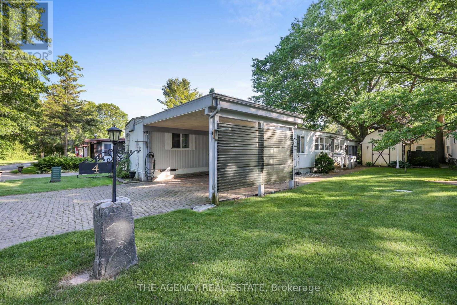 4 9839 Lakeshore Rd, Lambton Shores, ON N0M 1T0