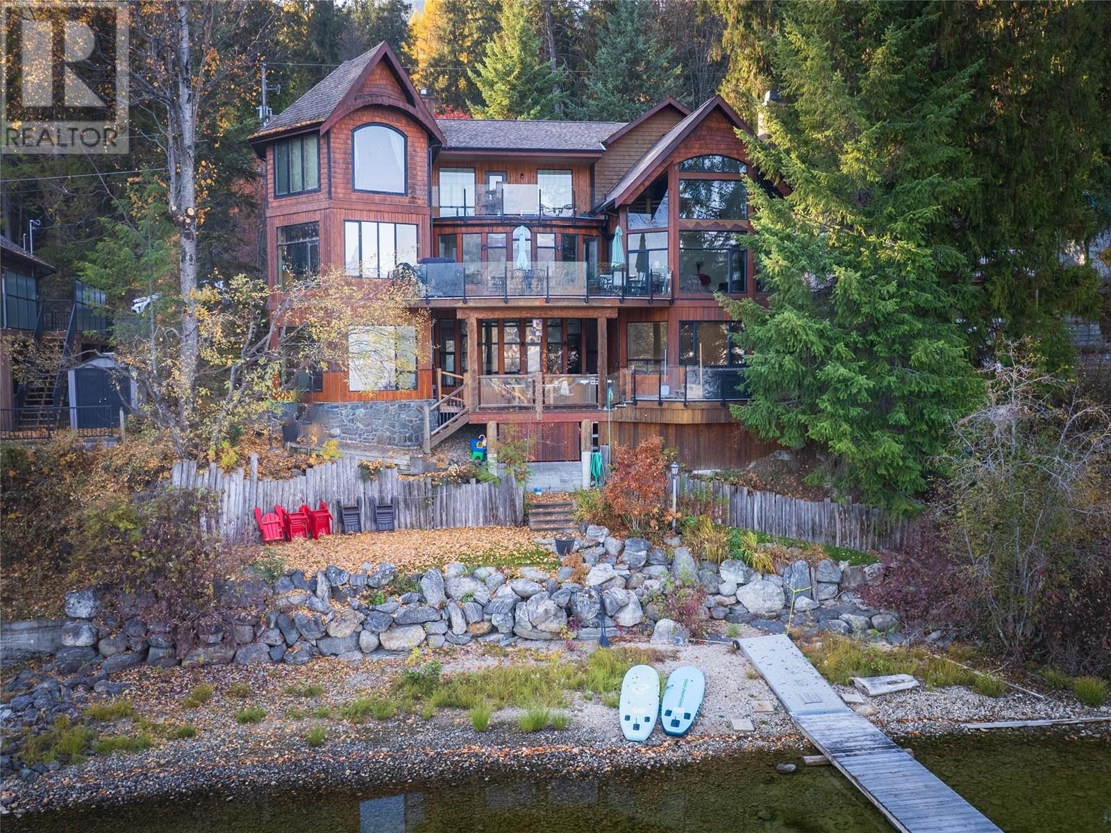 1722 W Lake Dr, Christina Lake, BC V0H 1E0