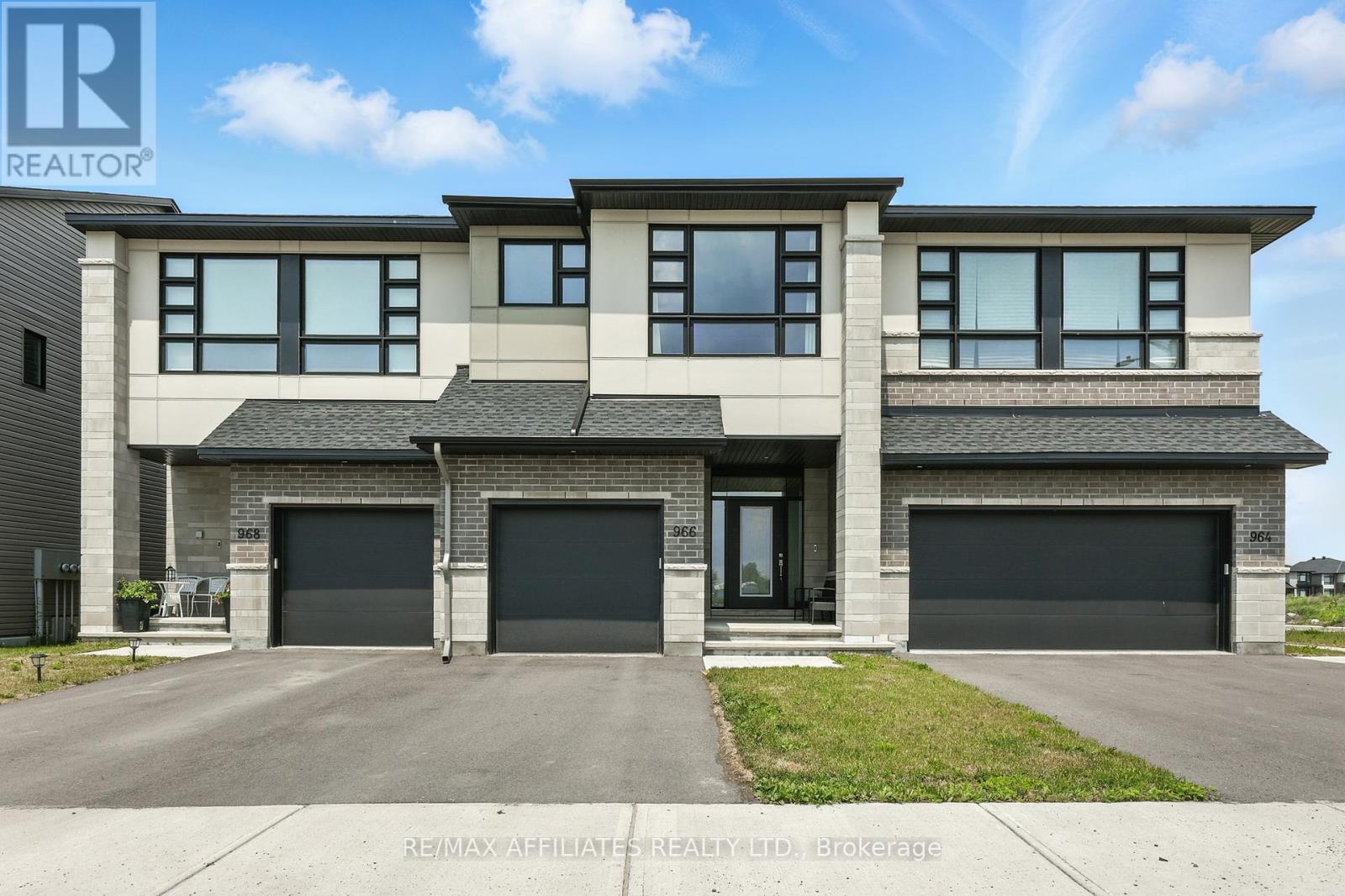 966 Acoustic Way, Ottawa, ON K4M 0R1