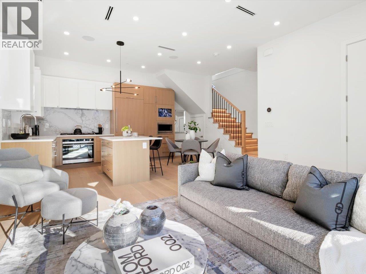 4687 W 15th Ave Ave, Vancouver, BC V6R 3B5