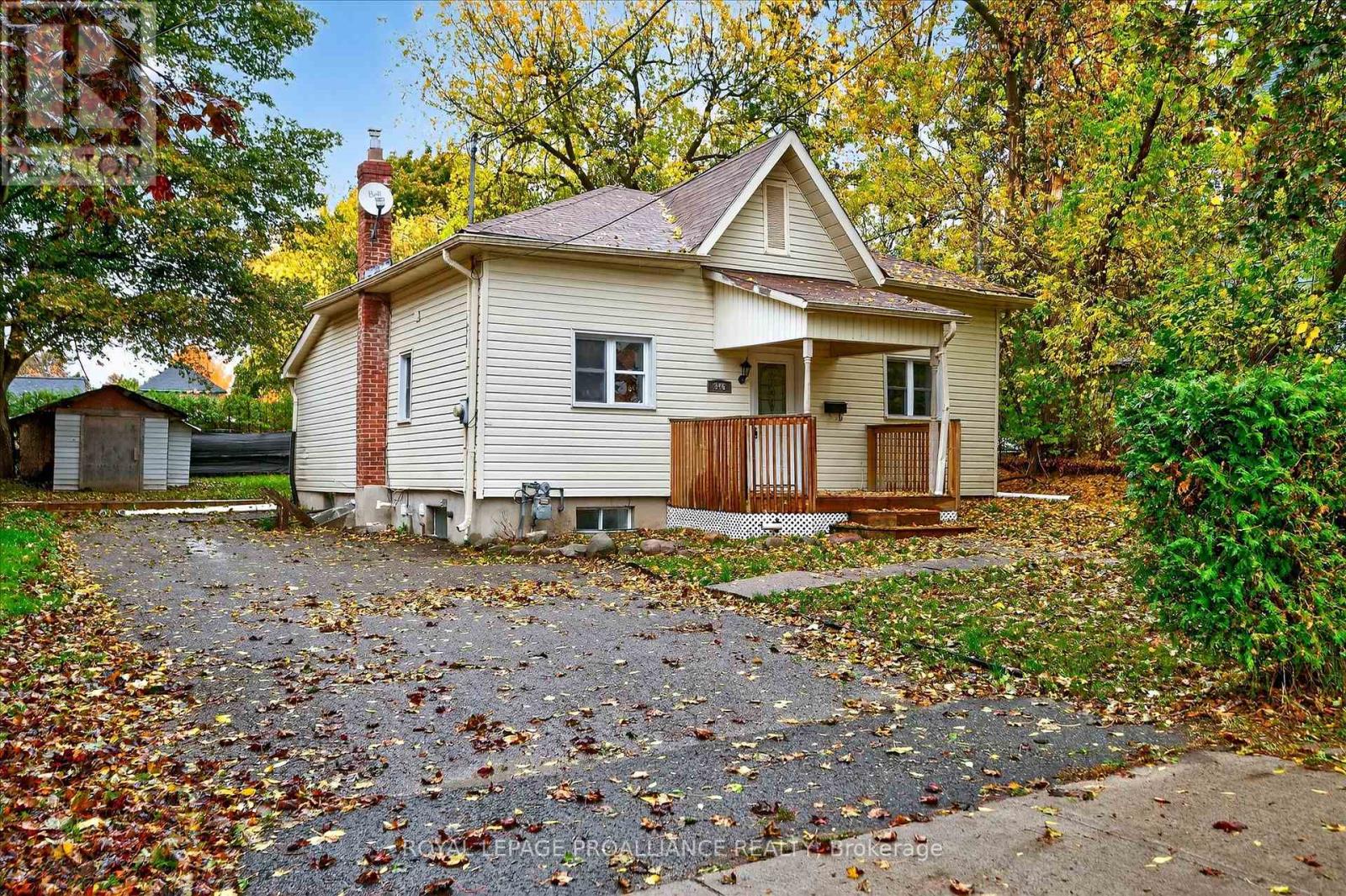 346 London St Ward 3 St, Peterborough, ON K9H 2Z7