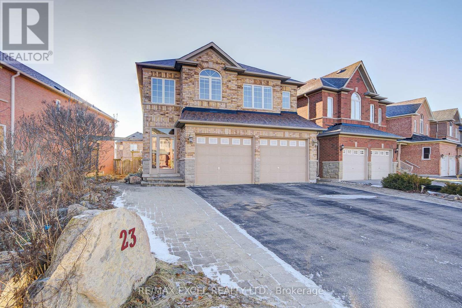 23 Lena Dr, Richmond Hill, ON L4S 2V4