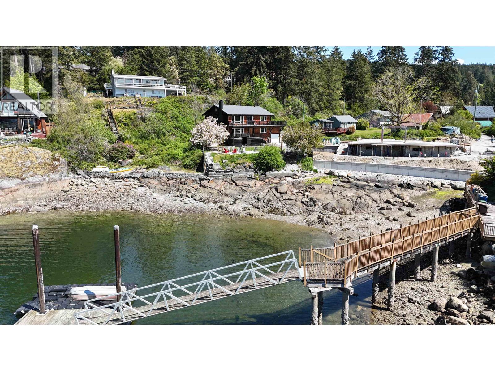 5639 Obrian Rd, Halfmoon Bay, BC V7Z 1E9