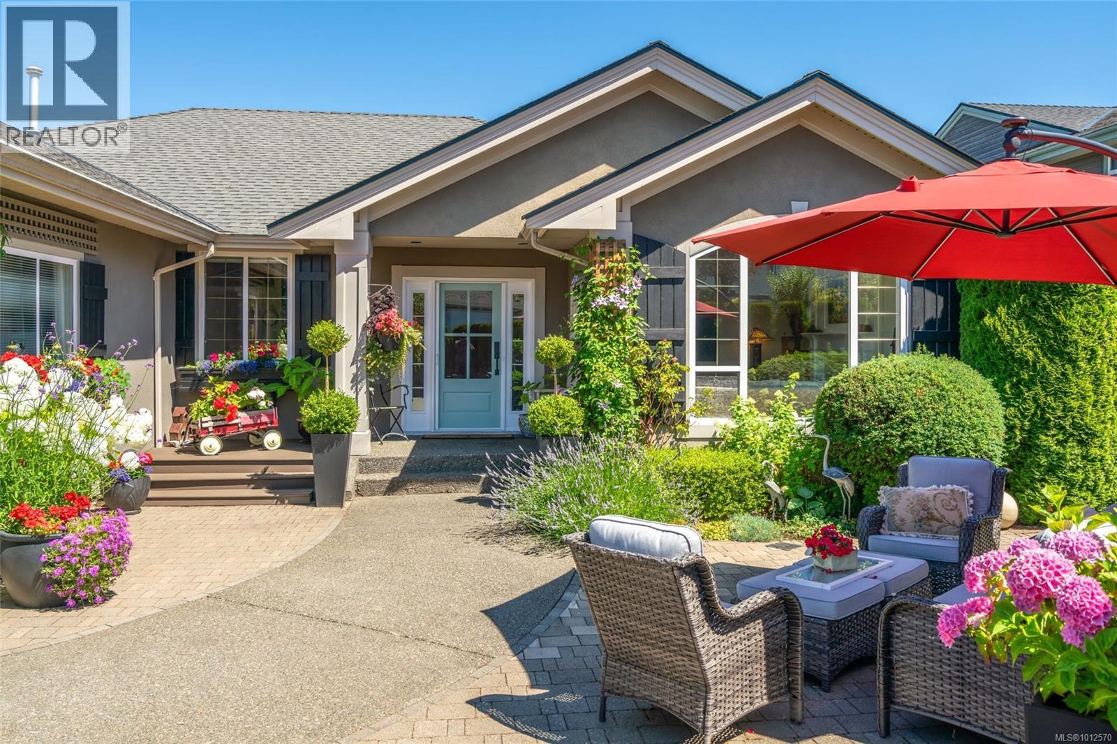 500 Muirfield Close, Qualicum Beach, BC V9K 2J9