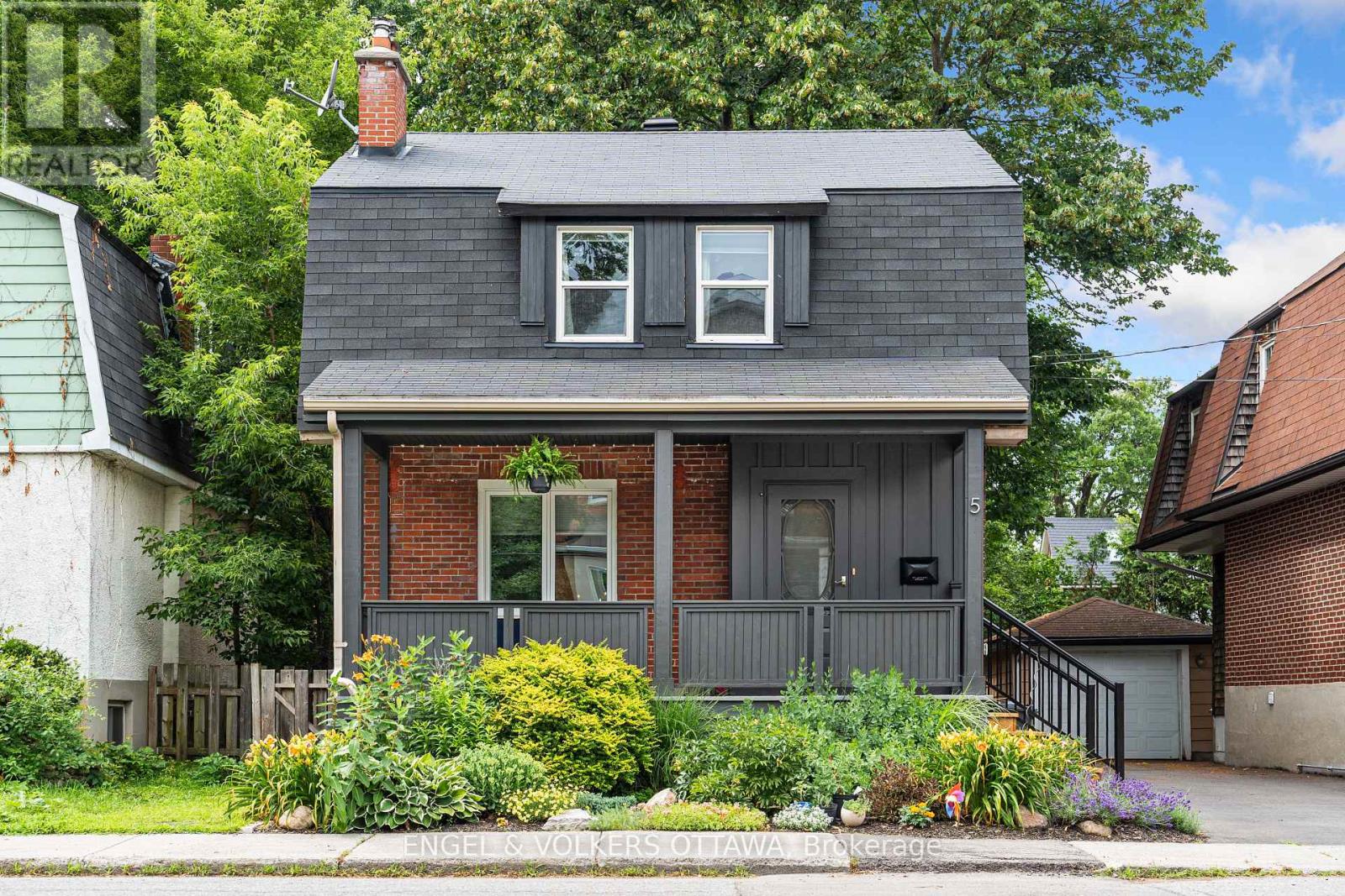 5 Raleigh St, Ottawa, ON K1S 3C3