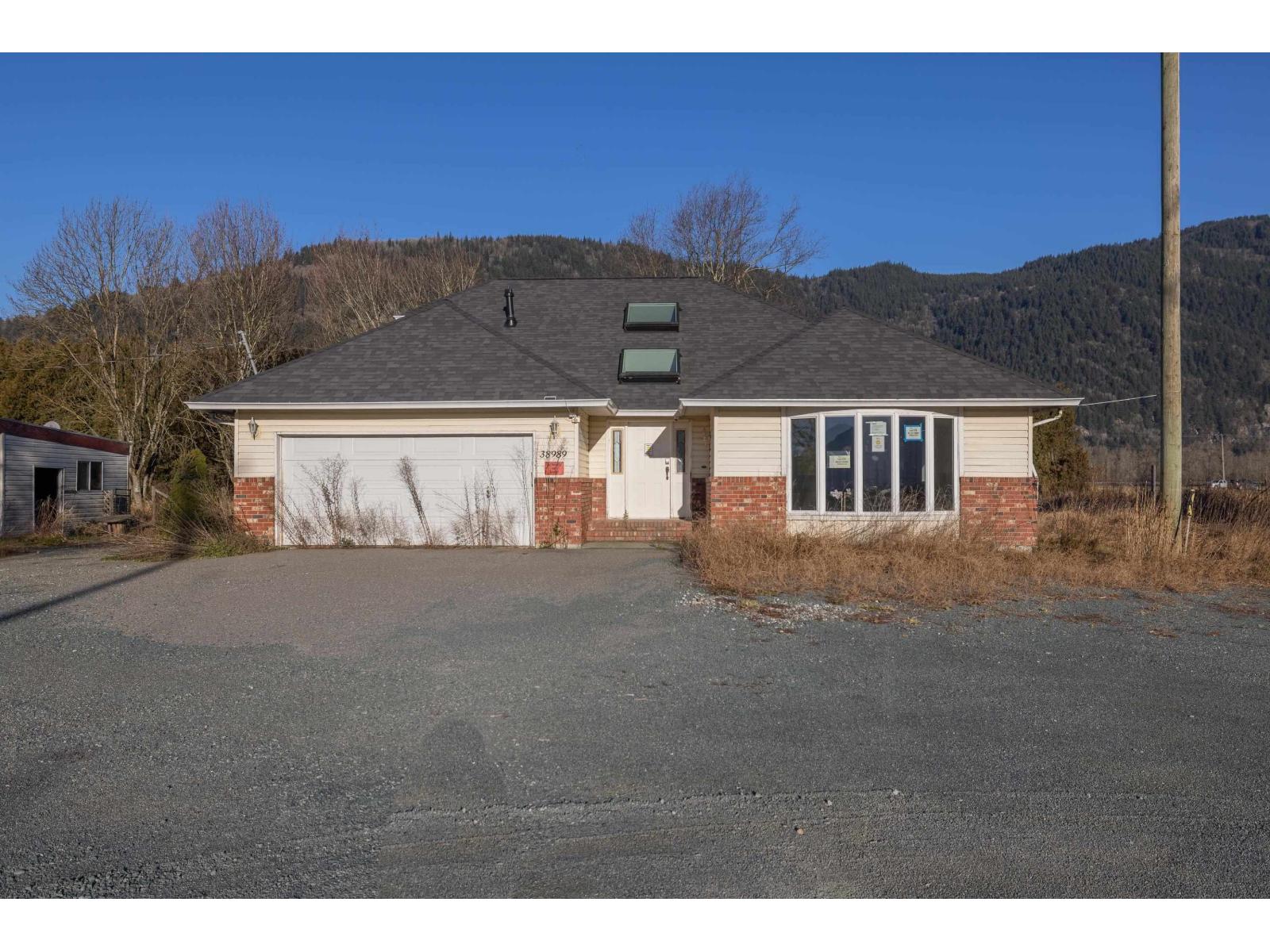 38989 No 4 Rd, Abbotsford, BC V3G 2G2