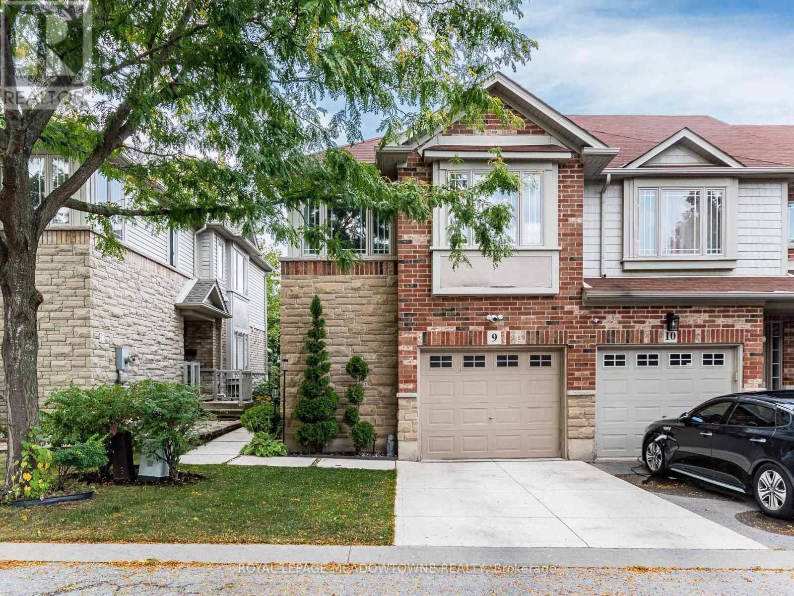 9 242 Upper Mount Albion Rd, Hamilton, ON L8J 0B1