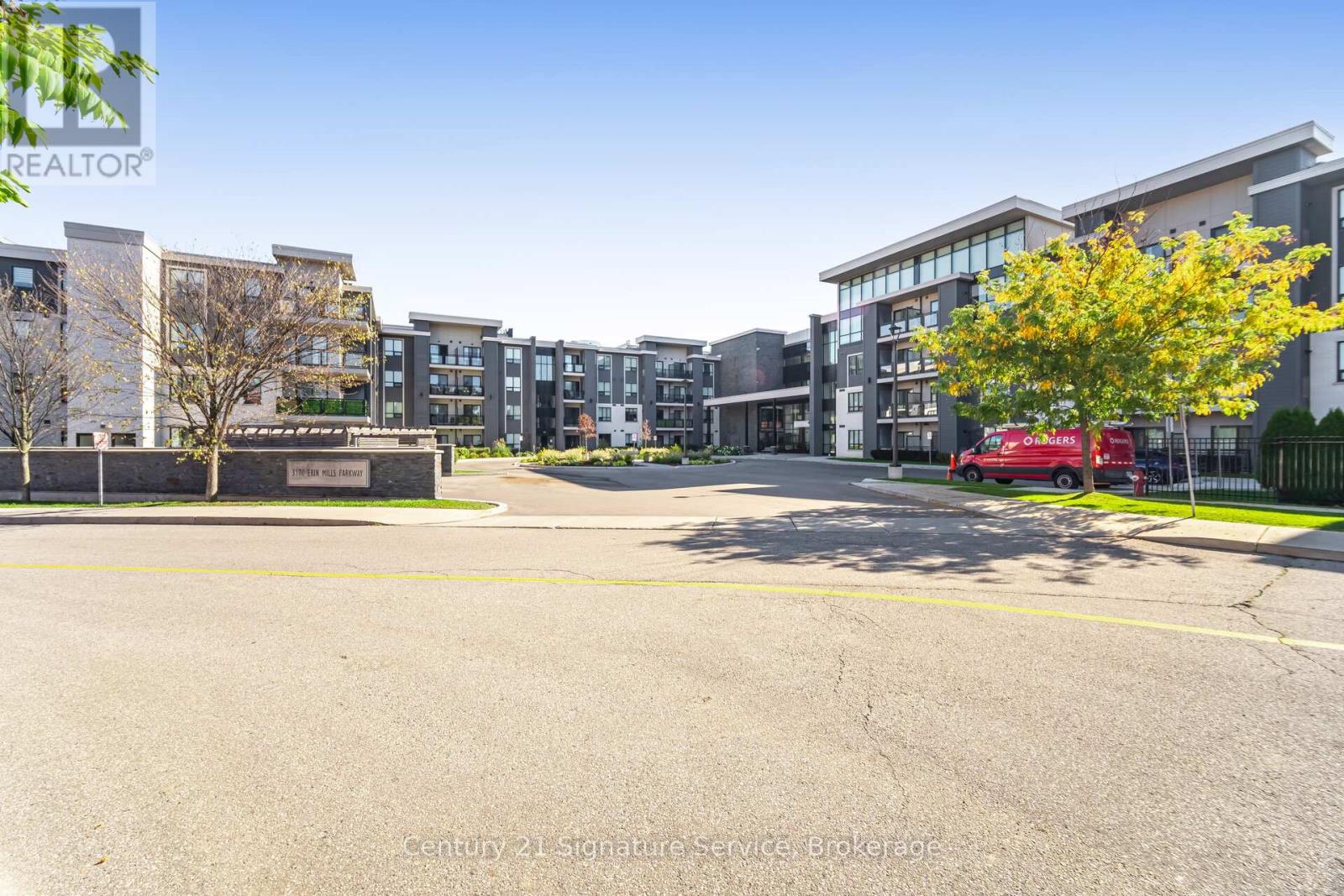 401 3170 Erin Mills Pkwy, Mississauga, ON L5L 0B6