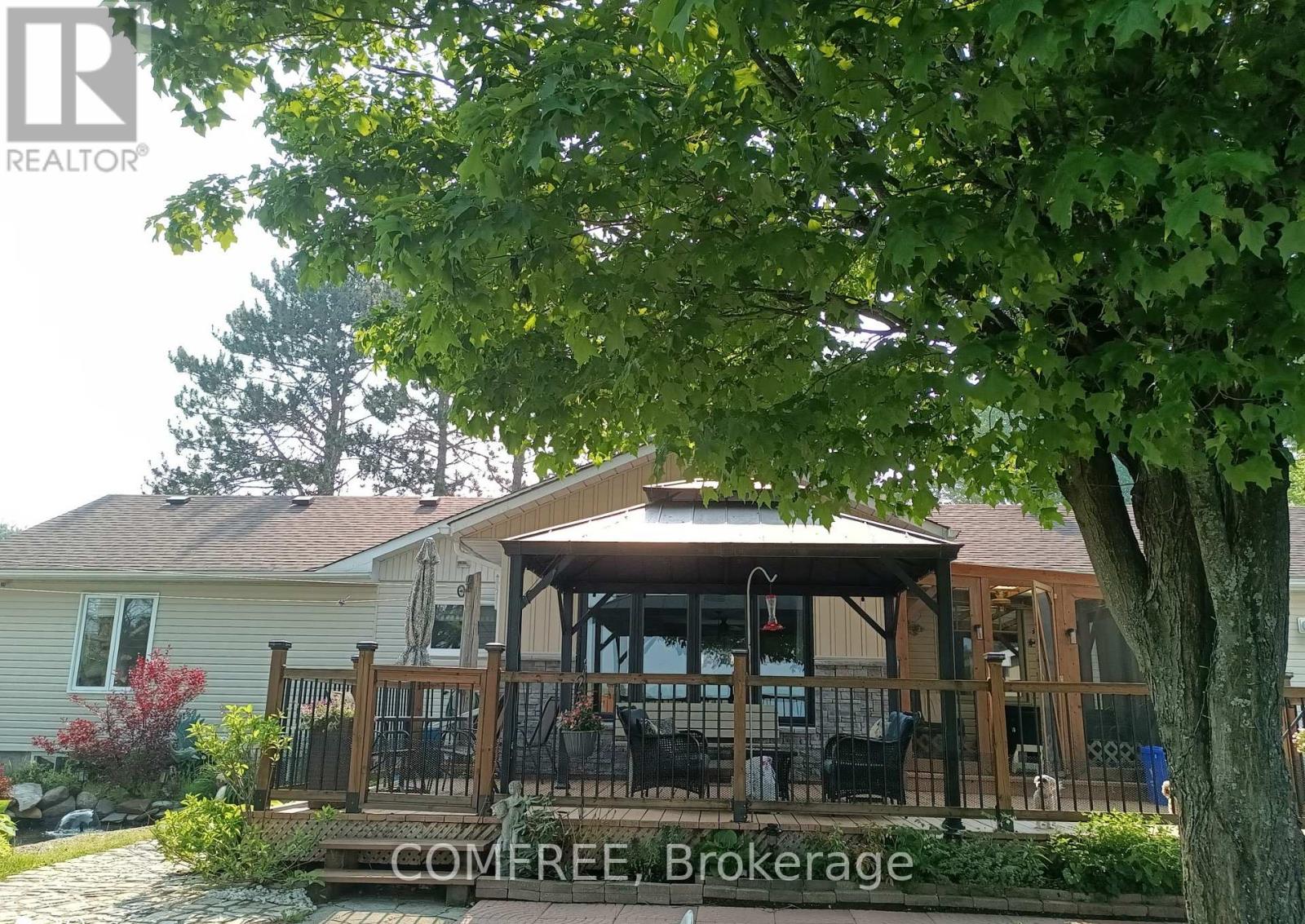 76 Lake St, South Algonquin, ON K0J 2M0