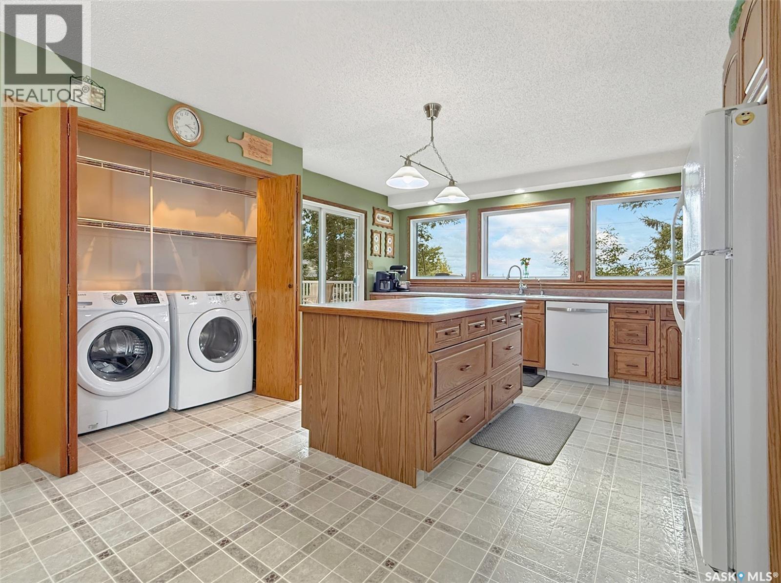 345 Aspen Dr, Swift Current, SK S9H 3Z8