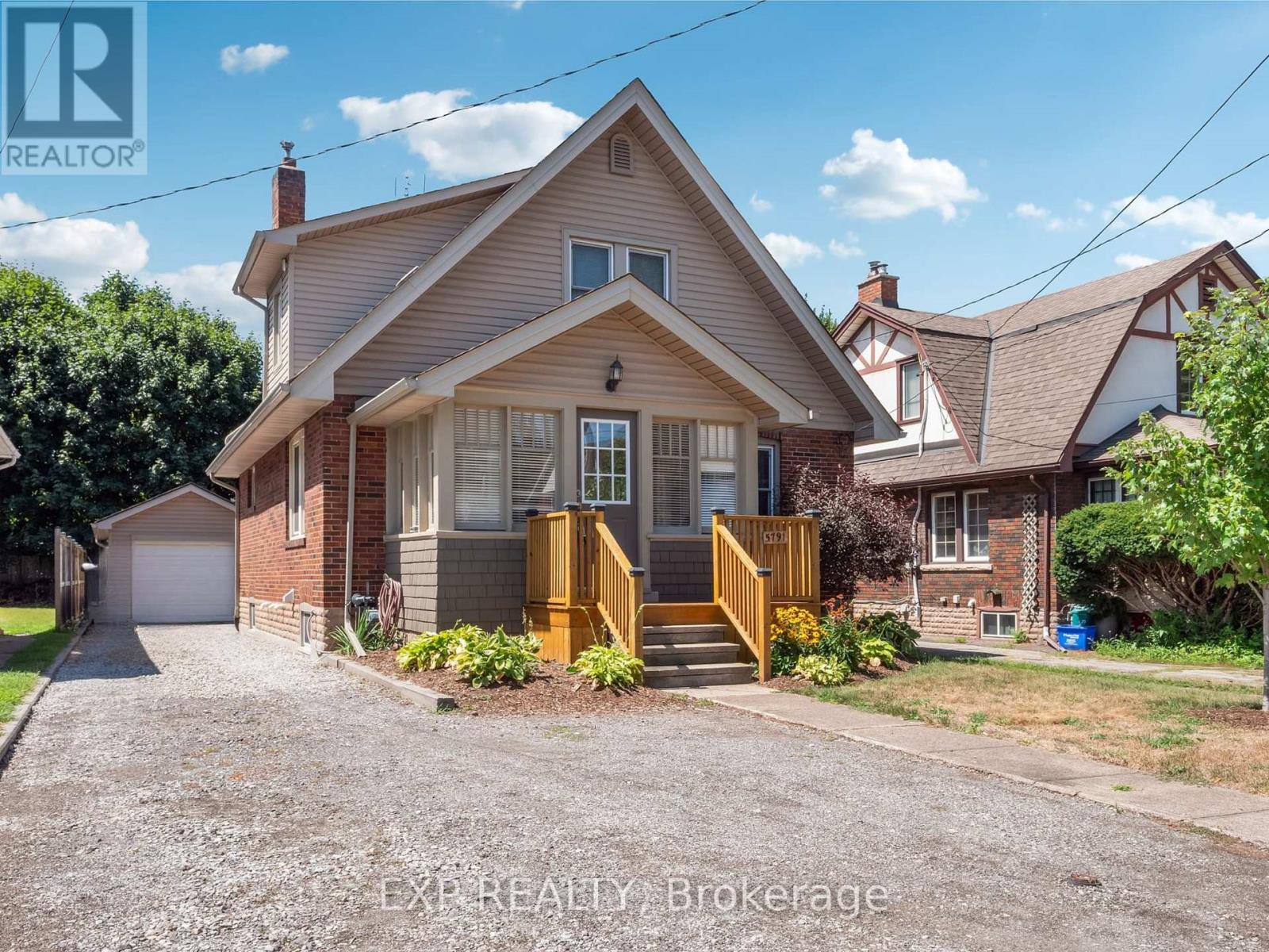 5791 Dorchester Rd, Niagara Falls, ON L2G 5S6