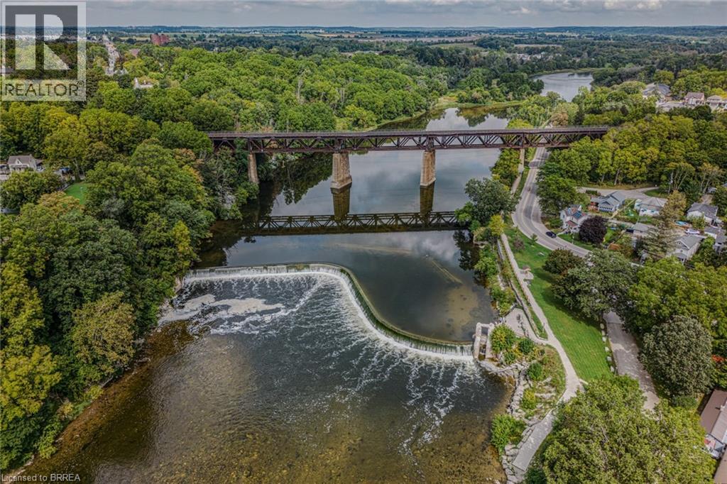 80 W River St, Brant, ON N3L 2V1